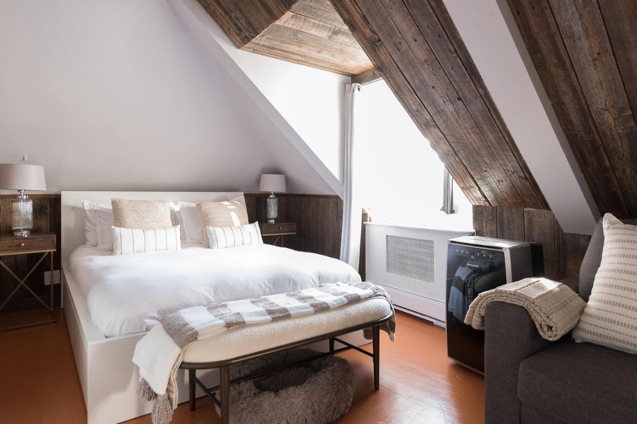 Holiday home Bright Studio In Old With Rustic Feel *