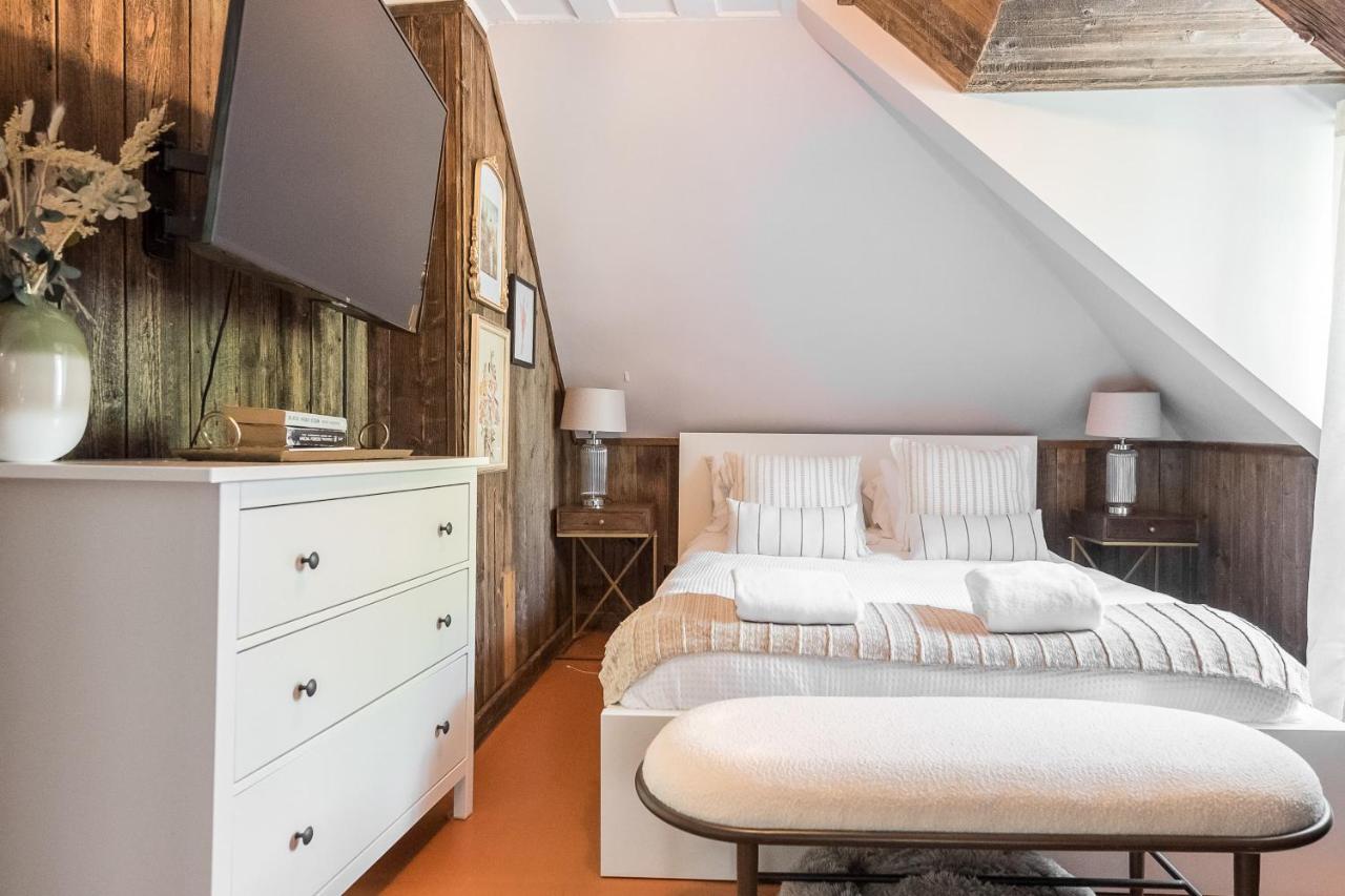 Bright Studio In Old With Rustic Feel * Quebec City